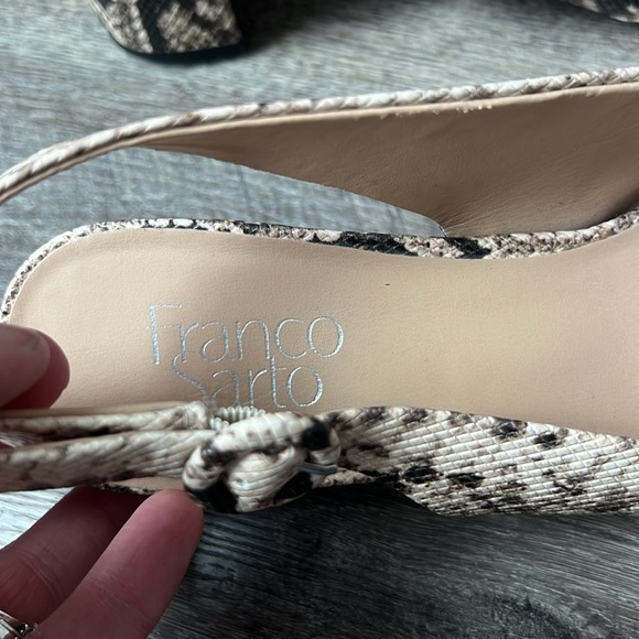 Franco Sarto Vickie Slingback Vanilla Snake Print Block Heel Sandal 9.5 🔥 - Picture 4 of 7